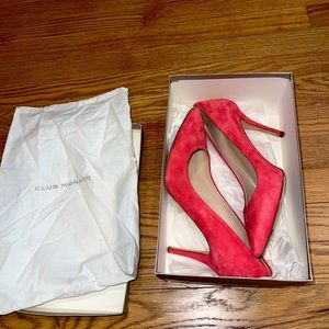 Club Monaco suede coral pumps